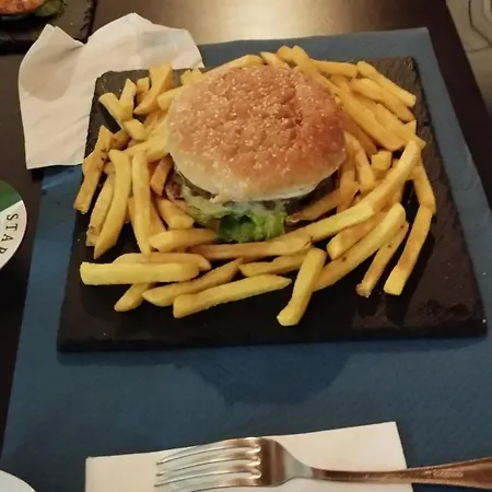 拉科萨酒店 2*